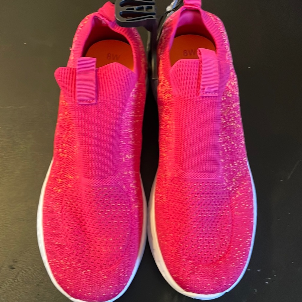 Avia womens size 8 wide